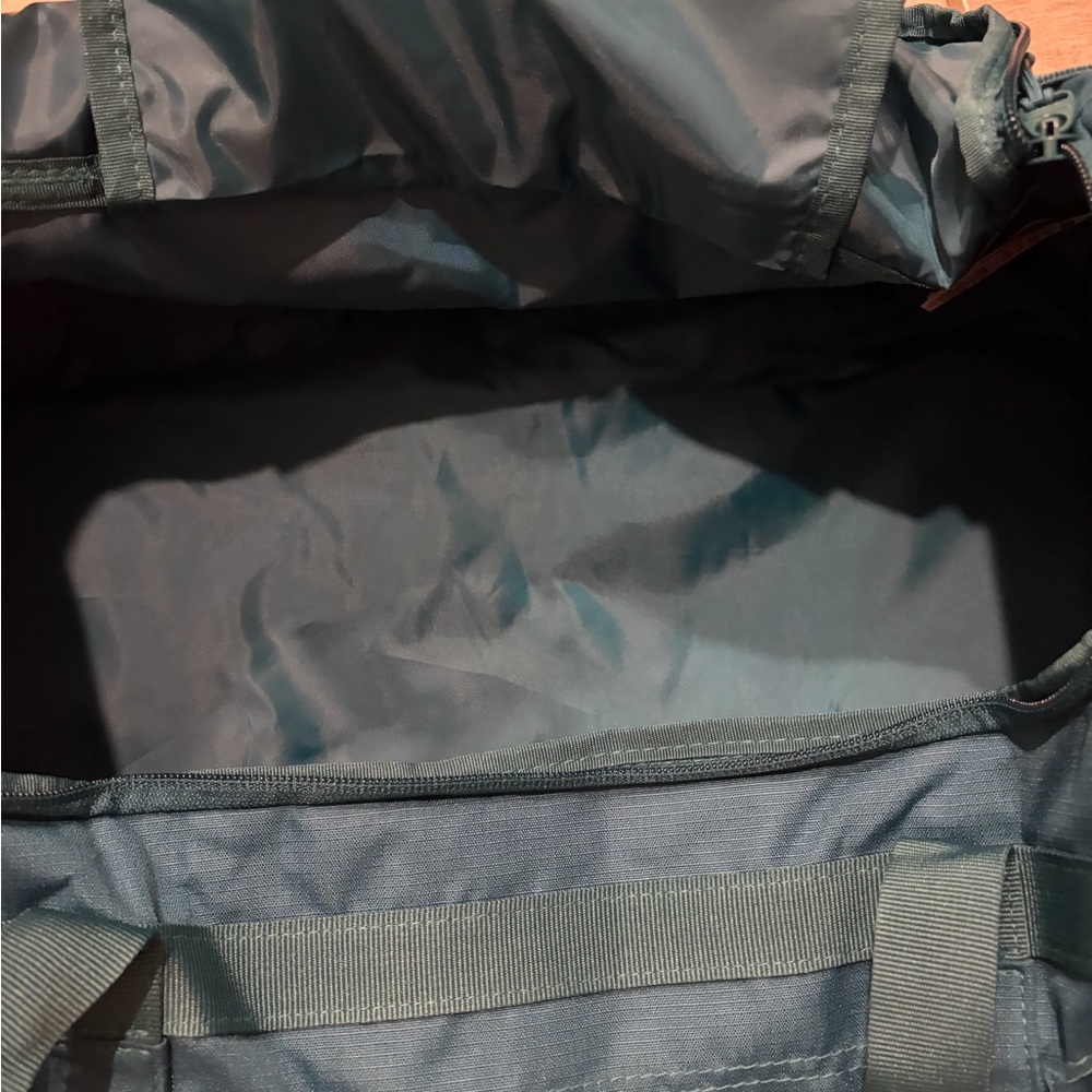 Gymshark Duffel Bag Active Holdall Small Functional Teal Gym Bag NEW - Picture 7 of 8